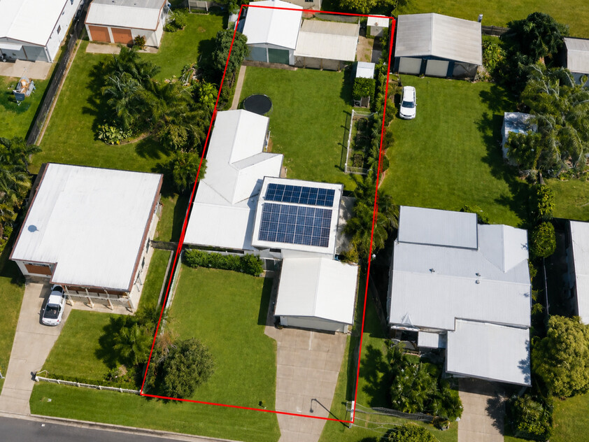 Spacious Family Living with Separate Guest Accommodation & Huge Entertaining