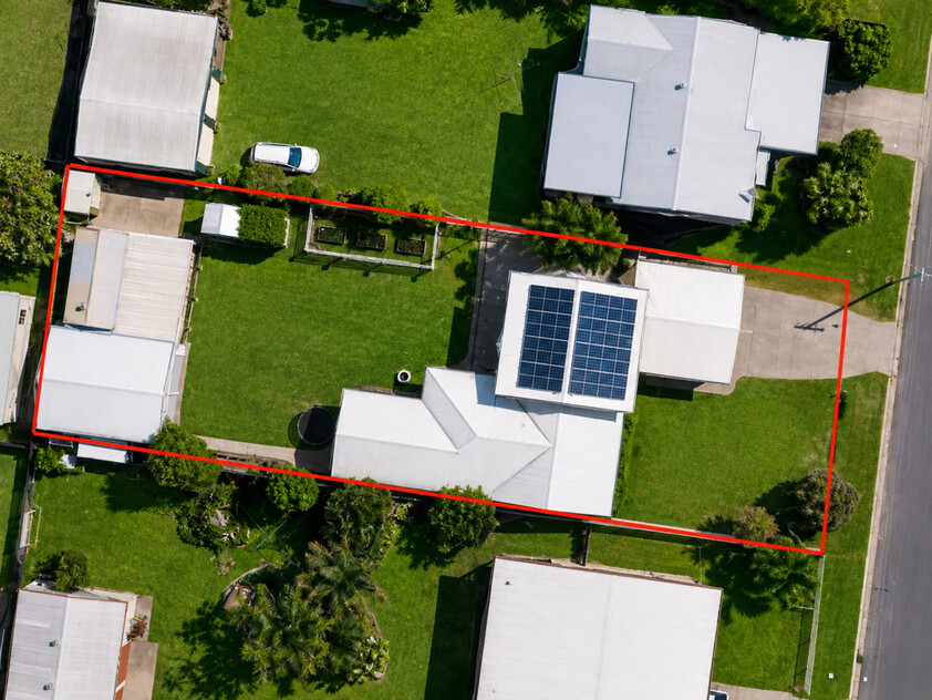 Spacious Family Living with Separate Guest Accommodation & Huge Entertaining