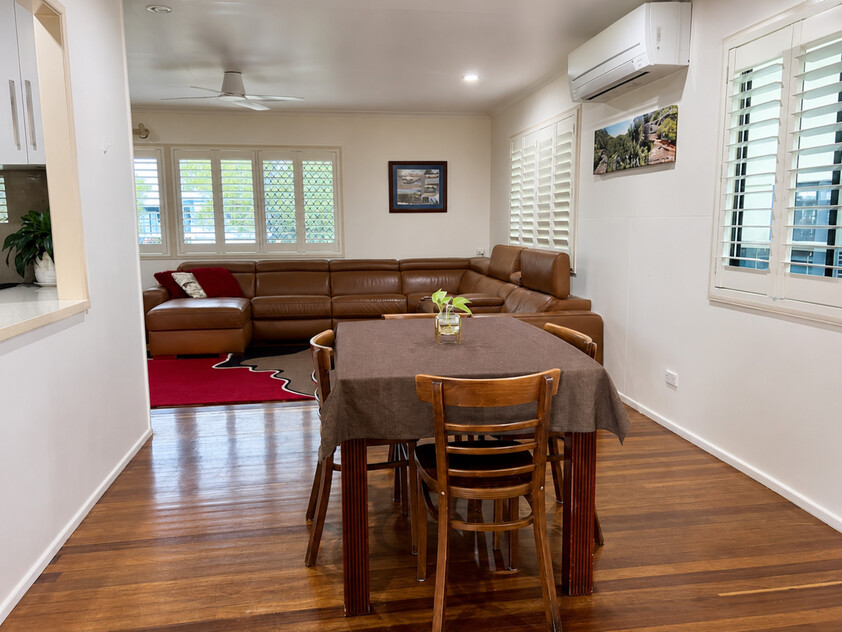 Spacious Family Living with Separate Guest Accommodation & Huge Entertaining