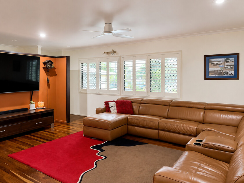 Spacious Family Living with Separate Guest Accommodation & Huge Entertaining