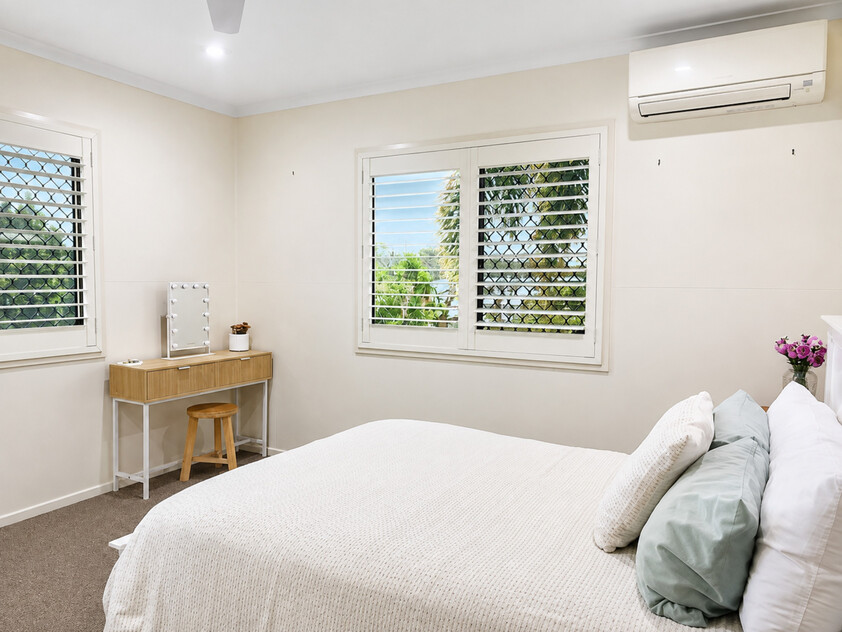Spacious Family Living with Separate Guest Accommodation & Huge Entertaining