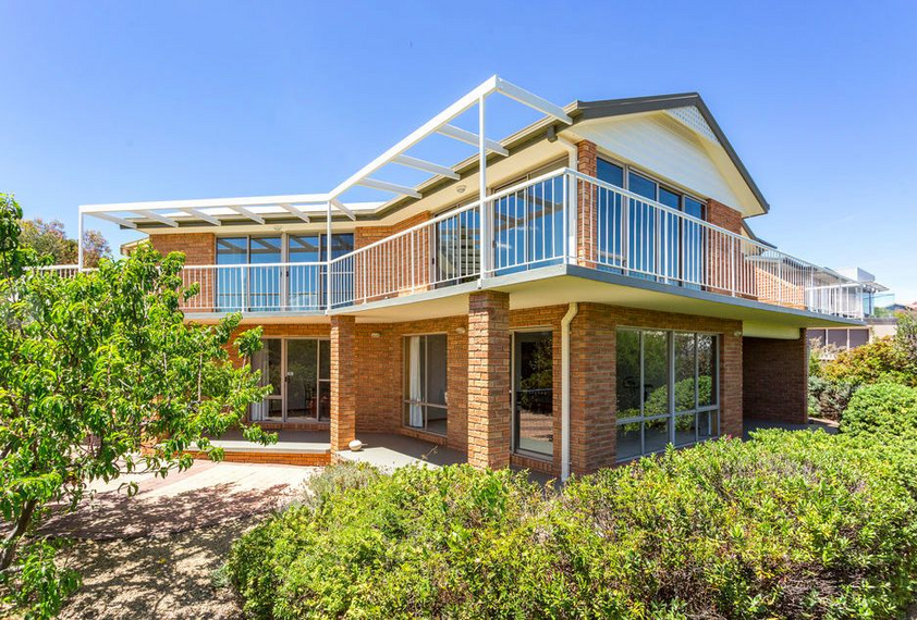 Executive Waterfront Reserve Residence
