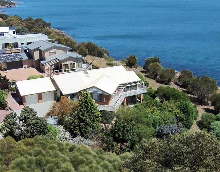 Executive Waterfront Reserve Residence