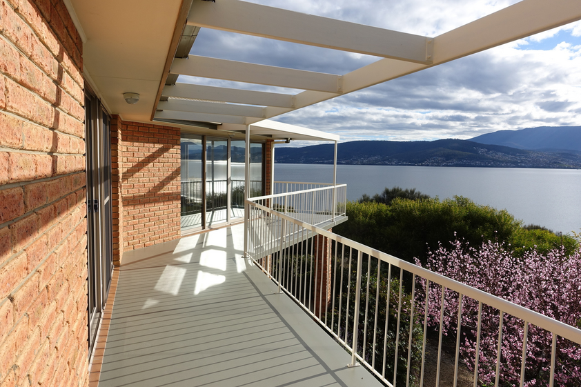 Executive Waterfront Reserve Residence