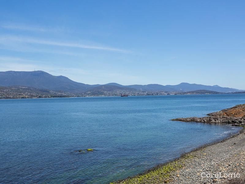 Executive Waterfront Reserve Residence