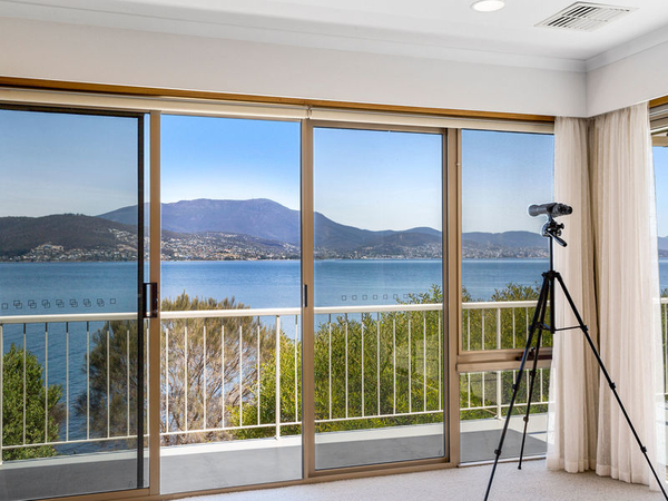 Executive Waterfront Reserve Residence