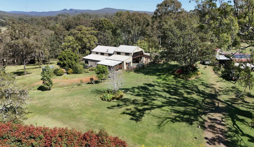 Truly exceptional & unique property with dual living option. This house ticks all the boxes!
