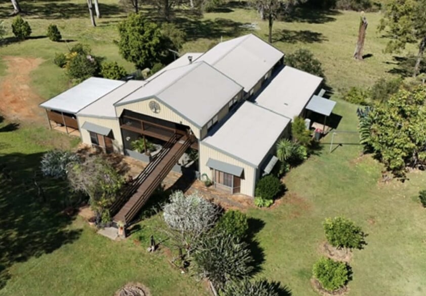 Truly exceptional & unique property with dual living option. This house ticks all the boxes!