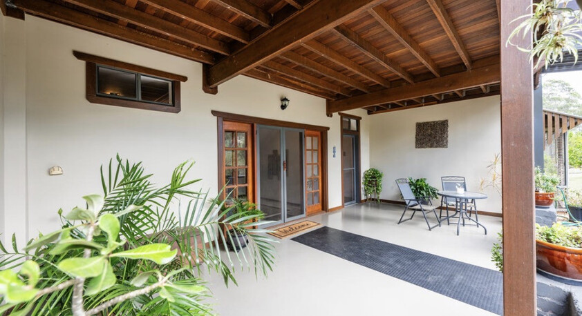 Truly exceptional & unique property with dual living option. This house ticks all the boxes!