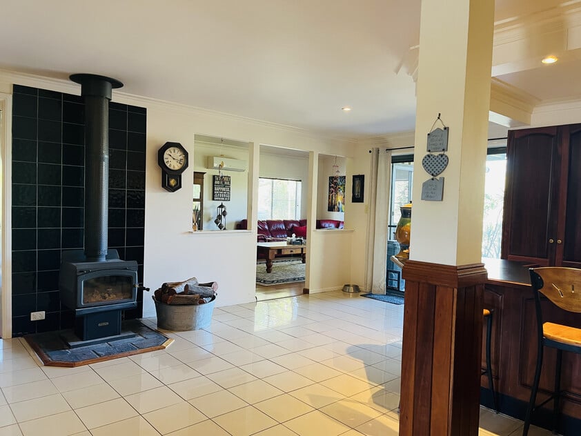 Truly exceptional & unique property with dual living option. This house ticks all the boxes!