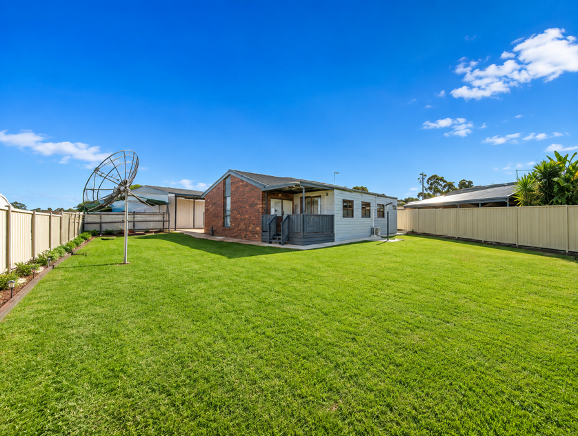 Space to Spread Out — 4 Bedroom Home on a Huge 852m² Block with Room for 4 Cars
