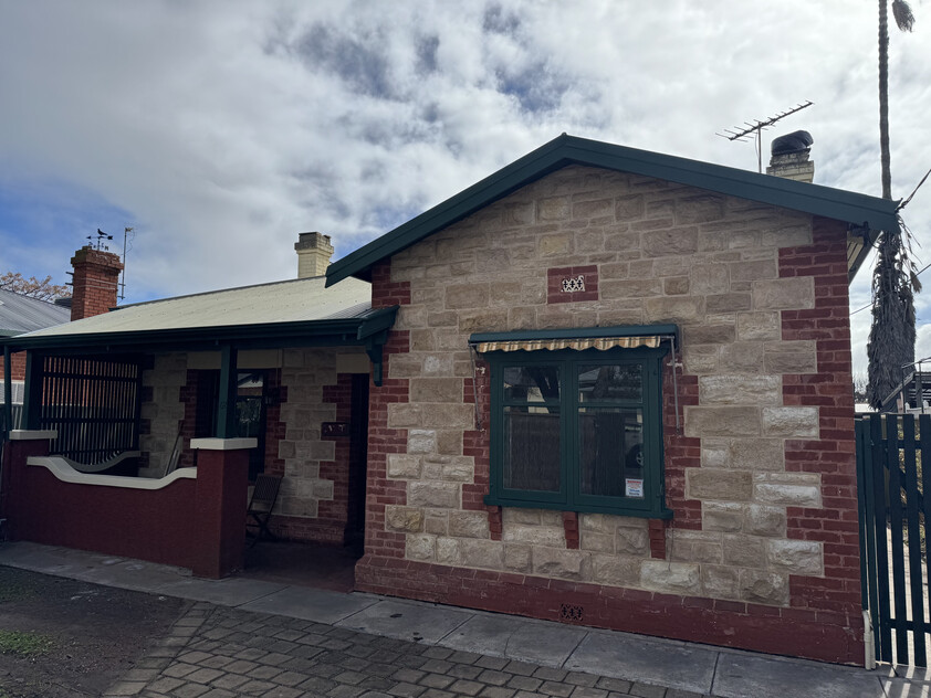 fully renovated 3BR Bungalow in Torrensville