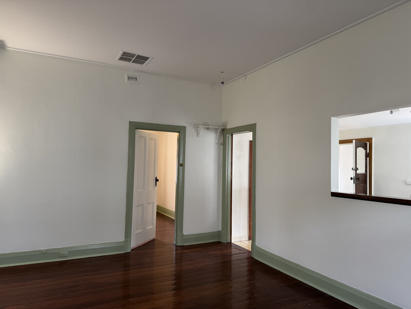 fully renovated 3BR Bungalow in Torrensville