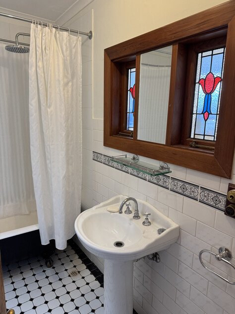 fully renovated 3BR Bungalow in Torrensville