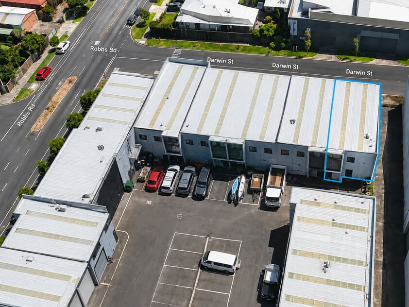 HIGH-CLEARANCE WAREHOUSE / WORKSHOP WITH DUAL ACCESS WEST FOOTSCRAY