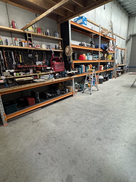 HIGH-CLEARANCE WAREHOUSE / WORKSHOP WITH DUAL ACCESS WEST FOOTSCRAY