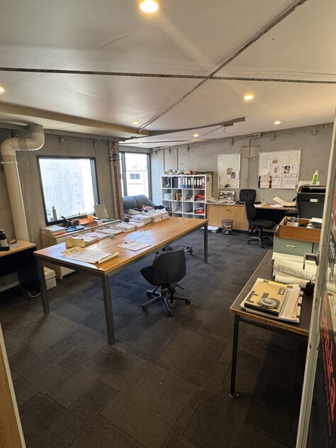 HIGH-CLEARANCE WAREHOUSE / WORKSHOP WITH DUAL ACCESS WEST FOOTSCRAY