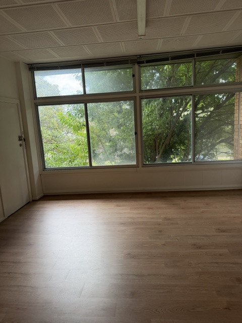 Great Location, Tree Lined Street, Minutes to Burnside Village & All amenities.