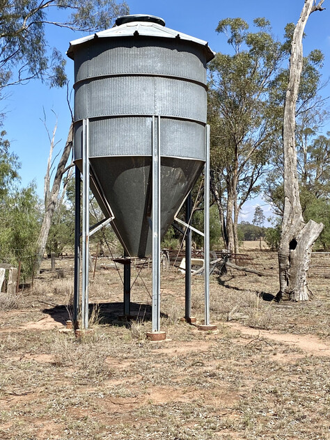1,350 ACRES | 650 ACRES ARABLE | 24" RAINFALL | MIXED FARMING | GRAZING