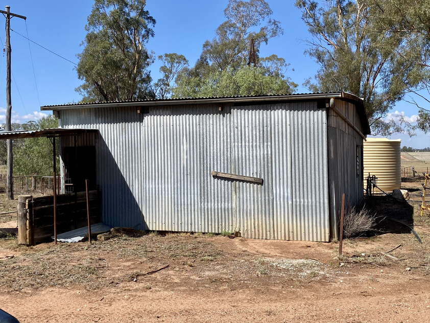 1,350 ACRES | 650 ACRES ARABLE | 24" RAINFALL | MIXED FARMING | GRAZING
