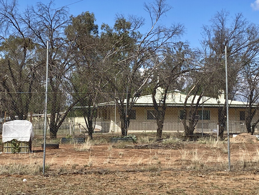 1,350 ACRES | 650 ACRES ARABLE | 24" RAINFALL | MIXED FARMING | GRAZING