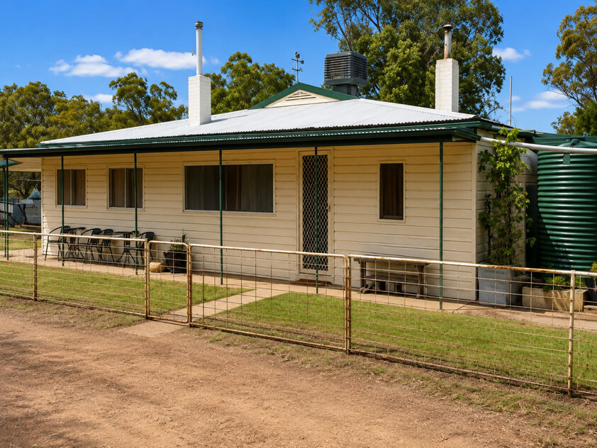 1,350 ACRES | 650 ACRES ARABLE | 24" RAINFALL | MIXED FARMING | GRAZING