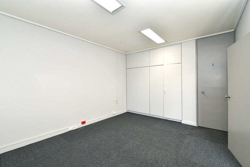 Quality Warehouse, Showroom & Office Facility with Excellent Amenities in Prime Moonah Position