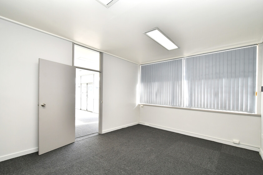 Quality Warehouse, Showroom & Office Facility with Excellent Amenities in Prime Moonah Position