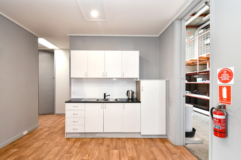 Quality Warehouse, Showroom & Office Facility with Excellent Amenities in Prime Moonah Position