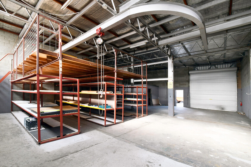 Quality Warehouse, Showroom & Office Facility with Excellent Amenities in Prime Moonah Position