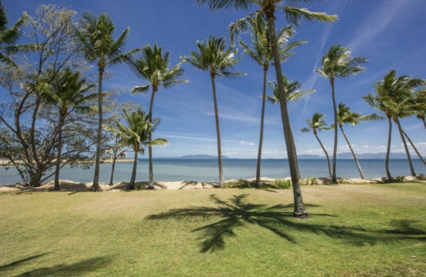 Relaxed Beachfront Living at Pure Magnetic Villas
