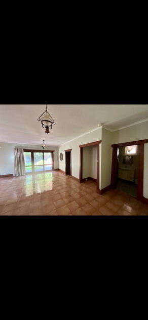 Charming character 4 bedroom home, Only 4km to CBD
