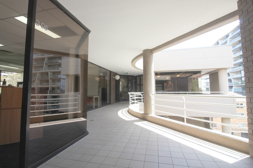 Perfectly located office - fully furnished & secure parking (Short term- long term lease)
