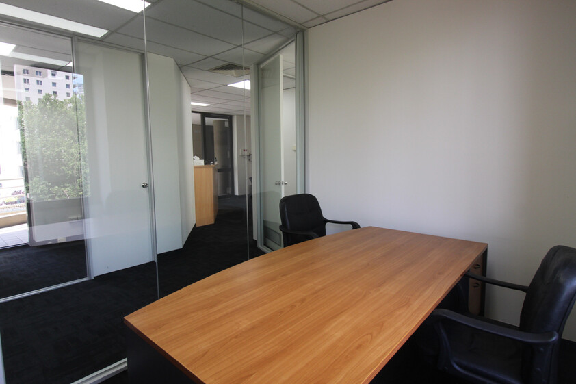 Perfectly located office - fully furnished & secure parking (Short term- long term lease)