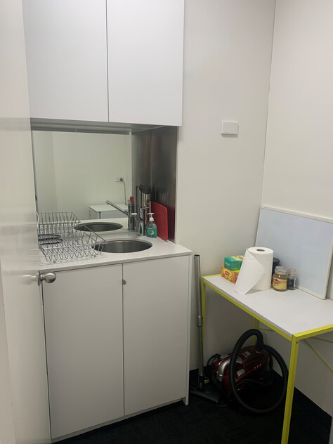 Perfectly located office - fully furnished & secure parking (Short term- long term lease)