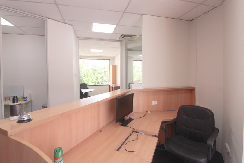 Perfectly located office - fully furnished & secure parking (Short term- long term lease)