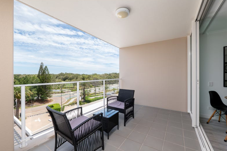 RESORT LIVING FLEXIBLE 1 TO 3-MONTH STAYS - PELICAN WATERS CALOUNDRA SUNSHINE COAST