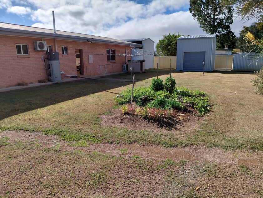 Upgraded Family Home on 1,562m² with Exceptional Vehicle & Workshop Space