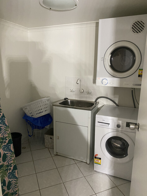 Fully Furnished 2BR/2BA in Rosebery with Pool & Gym - CLOSE TO UNIVERSITIES!