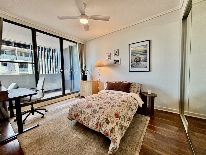 Beautifully updated 2-Bedroom Apartment with City Views & Resort-Style Facilities