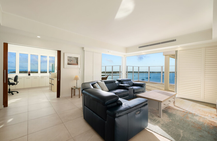 15th Floor Penthouse Absolute Broadwater Frontage | Deepwater Point