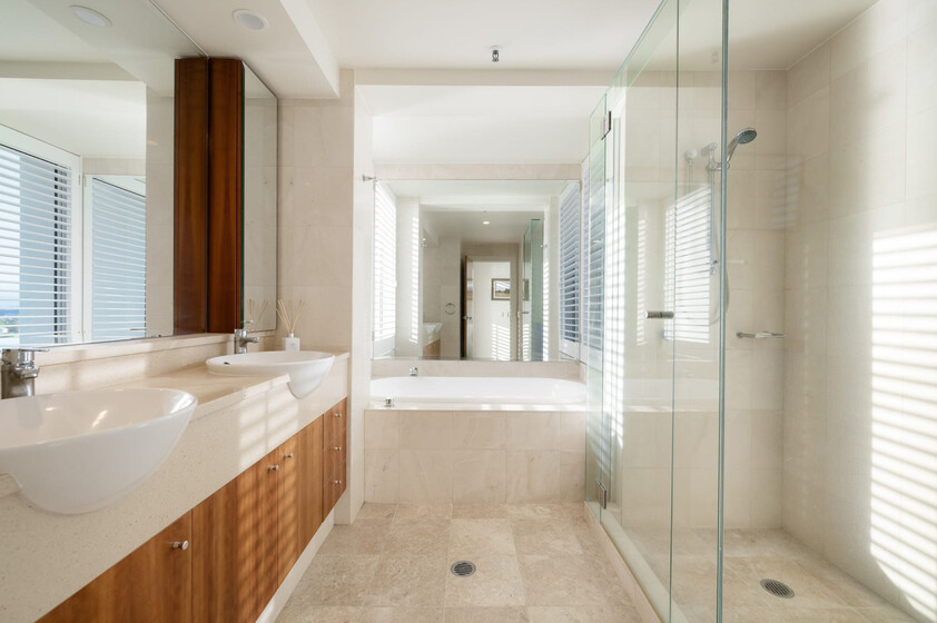 15th Floor Penthouse Absolute Broadwater Frontage | Deepwater Point
