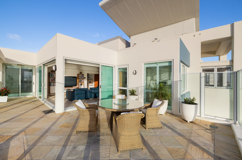 15th Floor Penthouse Absolute Broadwater Frontage | Deepwater Point