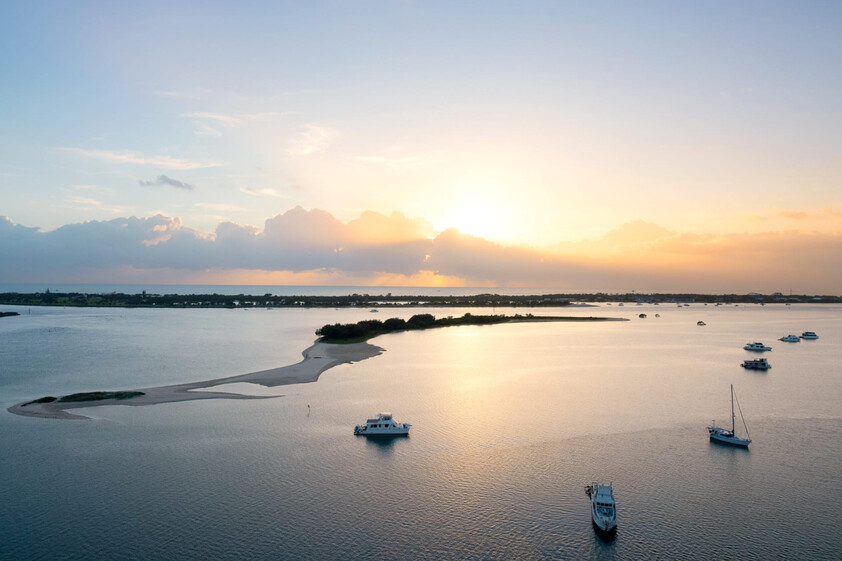 15th Floor Penthouse Absolute Broadwater Frontage | Deepwater Point