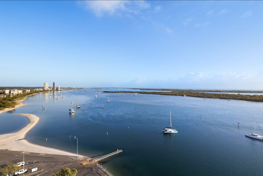 15th Floor Penthouse Absolute Broadwater Frontage | Deepwater Point