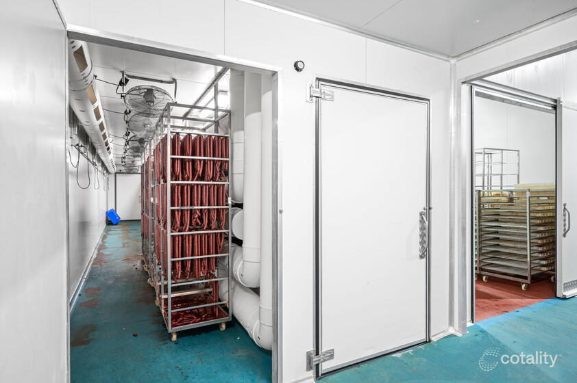Warehouse cold room storage food production facility