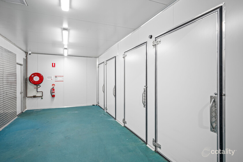 Warehouse cold room storage food production facility