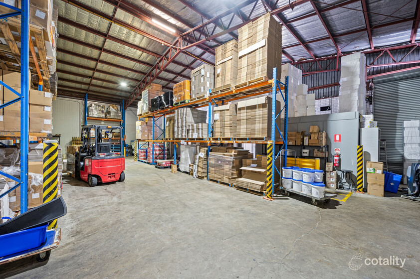Warehouse cold room storage food production facility