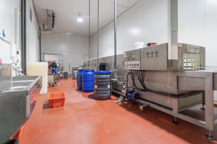 Warehouse cold room storage food production facility