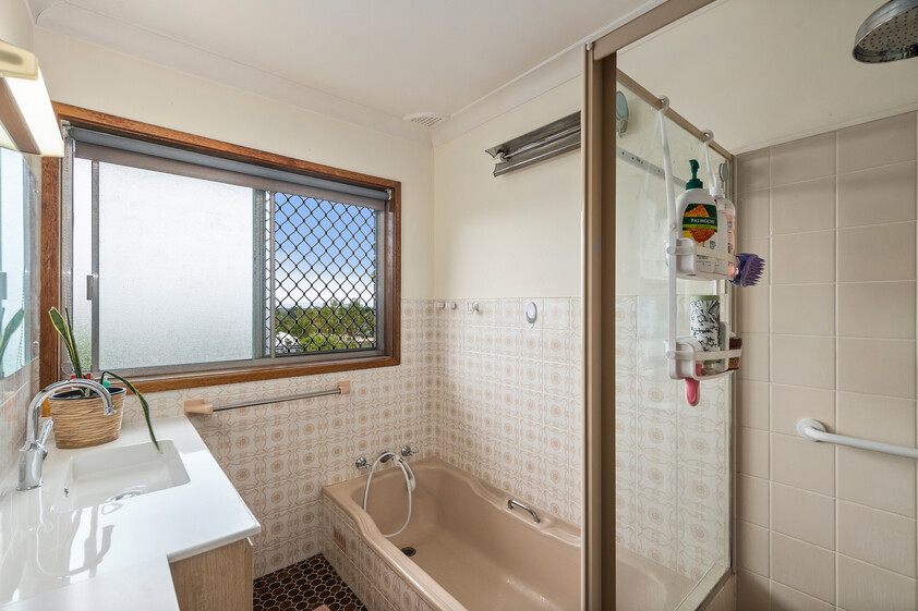 Well-Presented Brick Home on 727m² Sunny Northerly Aspect